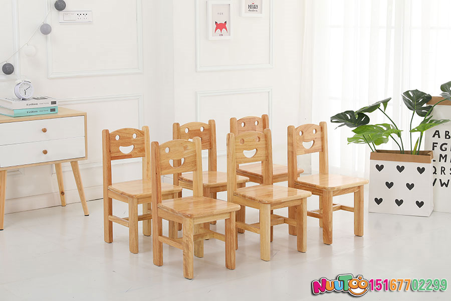 學前班幼兒課桌要求應該是？有很多不同的標準