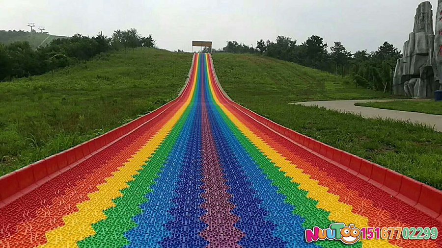經(jīng)營慈溪彩虹滑道是否需看潮流？因人而異